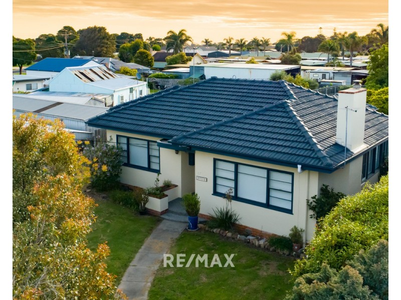 17 Whiters Street, Lakes Entrance VIC 3909