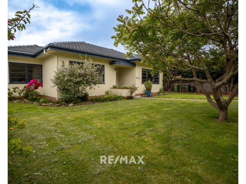 17 Whiters Street, Lakes Entrance VIC 3909