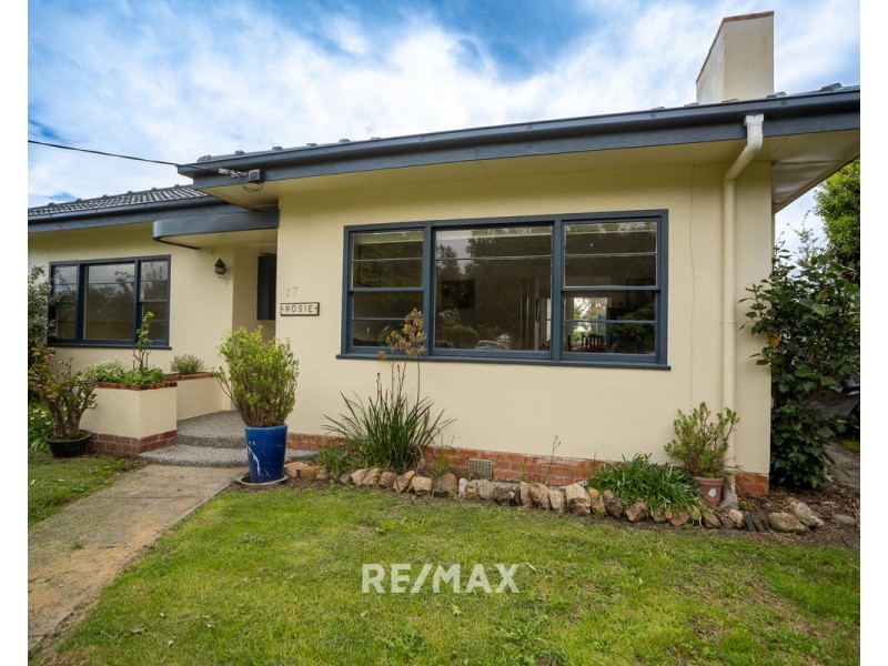 17 Whiters Street, Lakes Entrance VIC 3909
