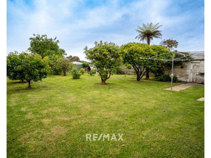 17 Whiters Street, Lakes Entrance VIC 3909