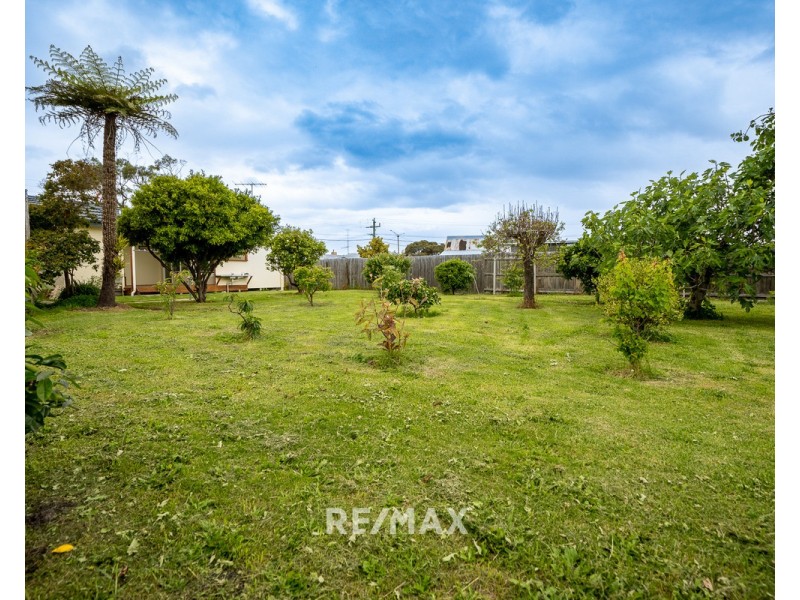 17 Whiters Street, Lakes Entrance VIC 3909