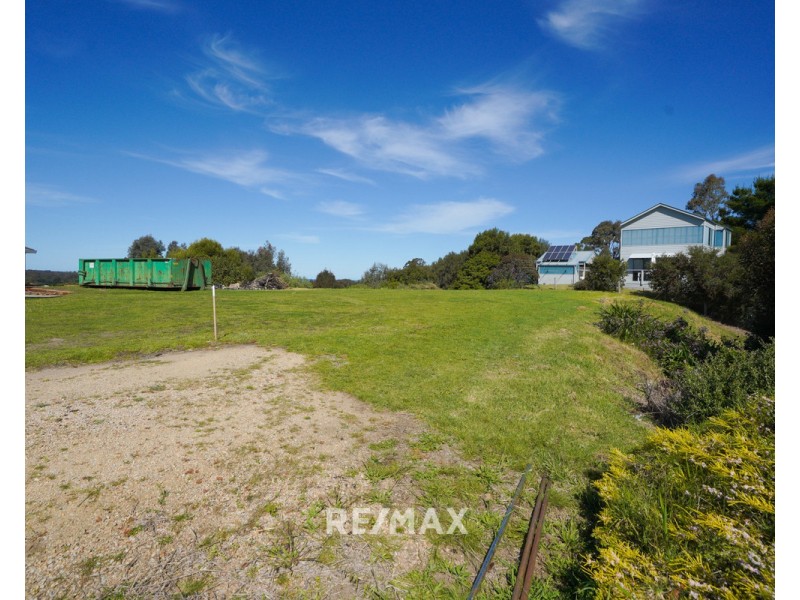 18 Moorhouse Street, Metung VIC 3904