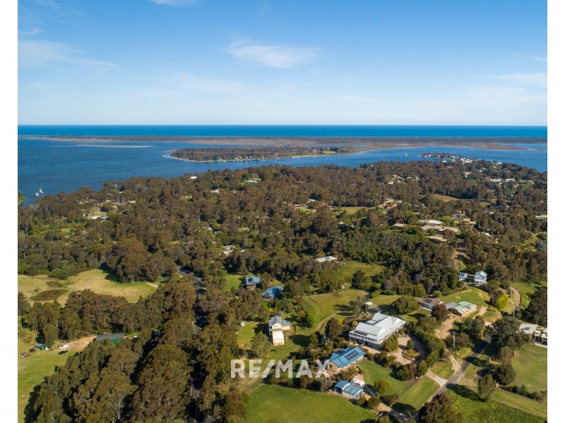 18 Moorhouse Street, Metung VIC 3904