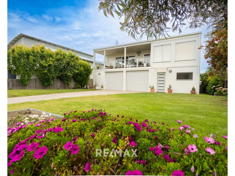 10 Lakeside Drive, Lake Tyers Beach VIC 3909