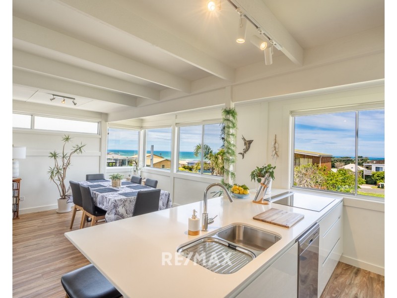 10 Lakeside Drive, Lake Tyers Beach VIC 3909