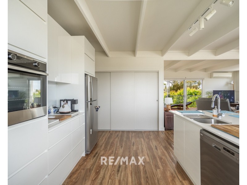 10 Lakeside Drive, Lake Tyers Beach VIC 3909