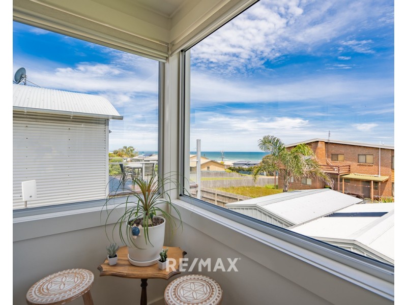10 Lakeside Drive, Lake Tyers Beach VIC 3909