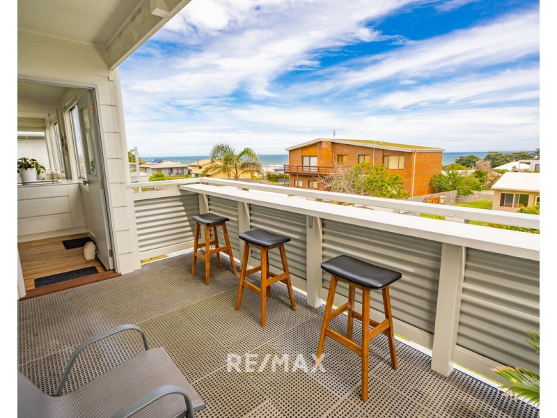 10 Lakeside Drive, Lake Tyers Beach VIC 3909