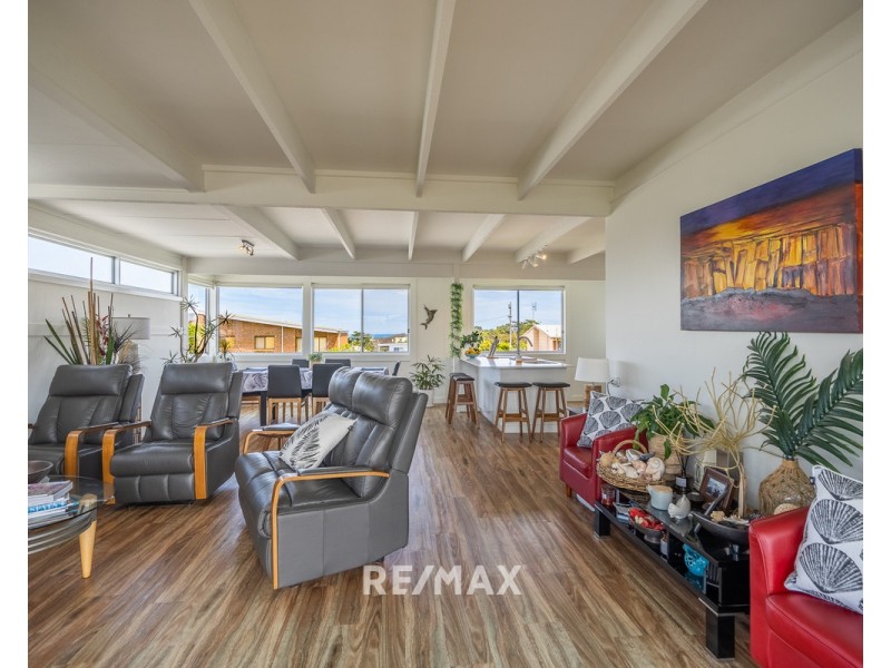 10 Lakeside Drive, Lake Tyers Beach VIC 3909