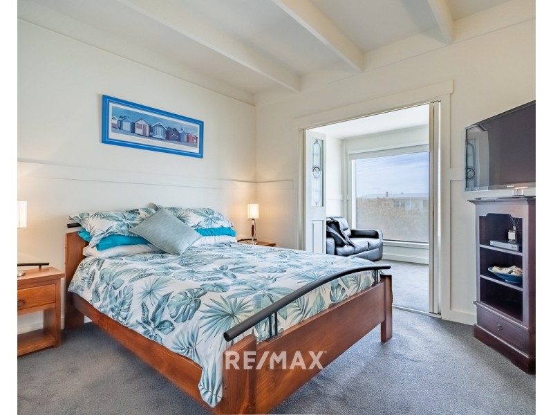 10 Lakeside Drive, Lake Tyers Beach VIC 3909