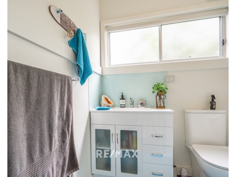 10 Lakeside Drive, Lake Tyers Beach VIC 3909