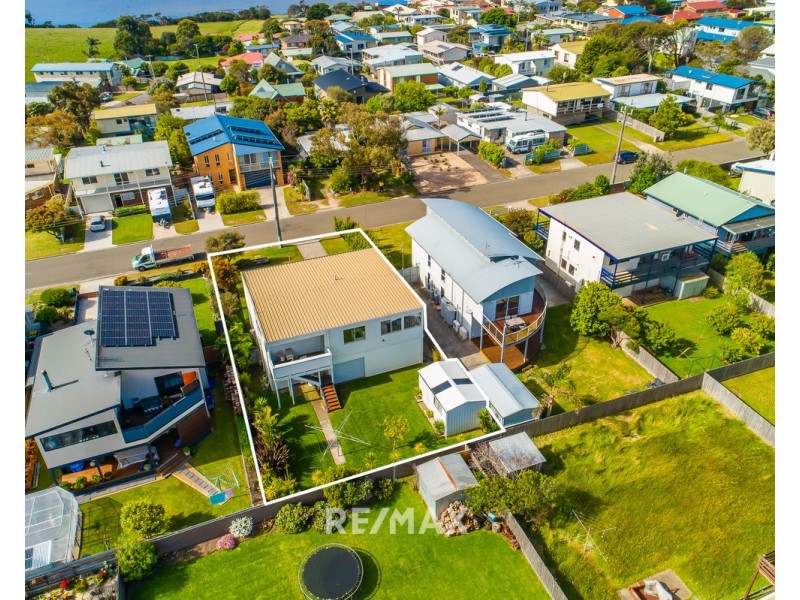 10 Lakeside Drive, Lake Tyers Beach VIC 3909