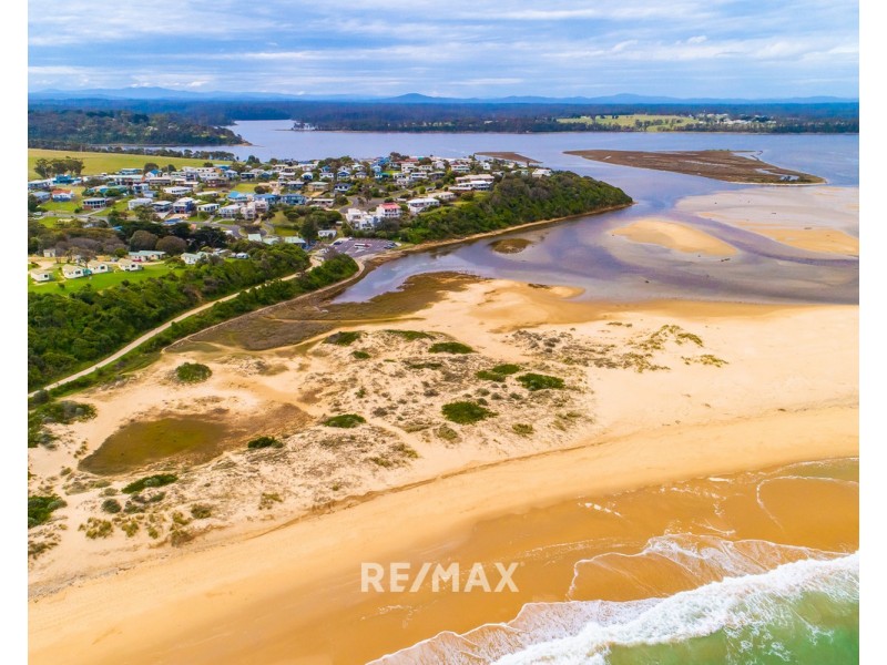 10 Lakeside Drive, Lake Tyers Beach VIC 3909