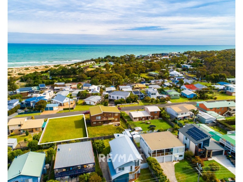 13 Skidale Close, Lake Tyers Beach VIC 3909