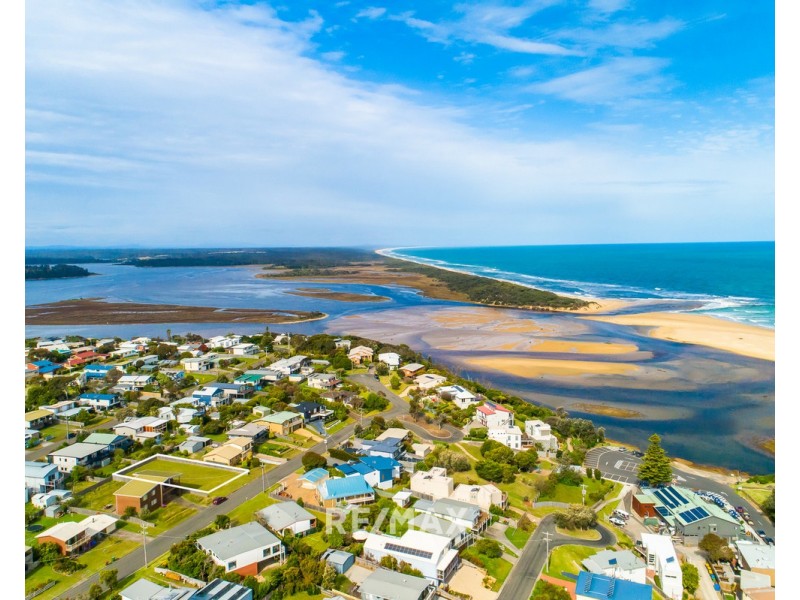 13 Skidale Close, Lake Tyers Beach VIC 3909