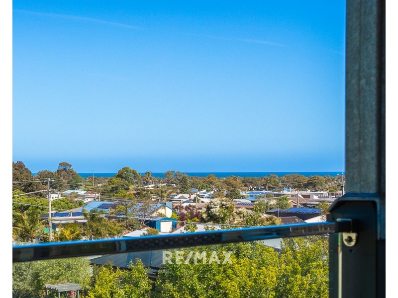 3 Outlook Avenue, Lakes Entrance VIC 3909