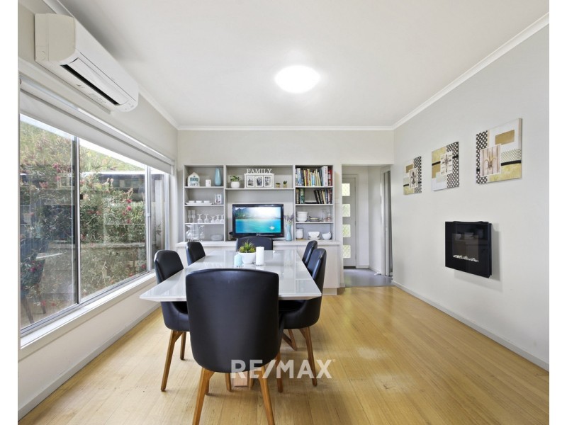 3 Outlook Avenue, Lakes Entrance VIC 3909