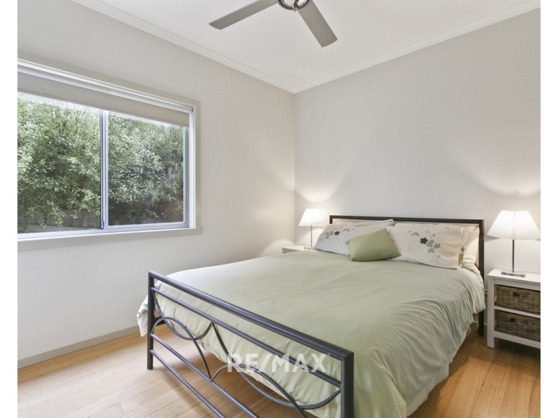 3 Outlook Avenue, Lakes Entrance VIC 3909