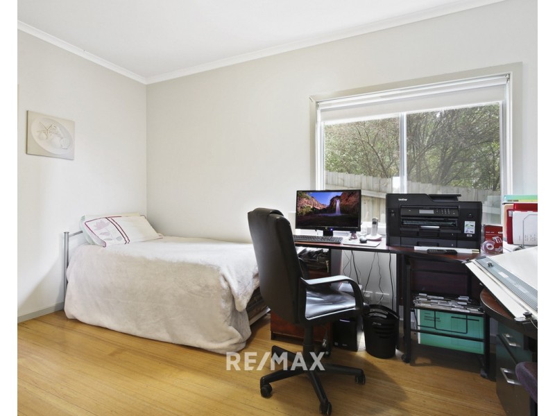 3 Outlook Avenue, Lakes Entrance VIC 3909