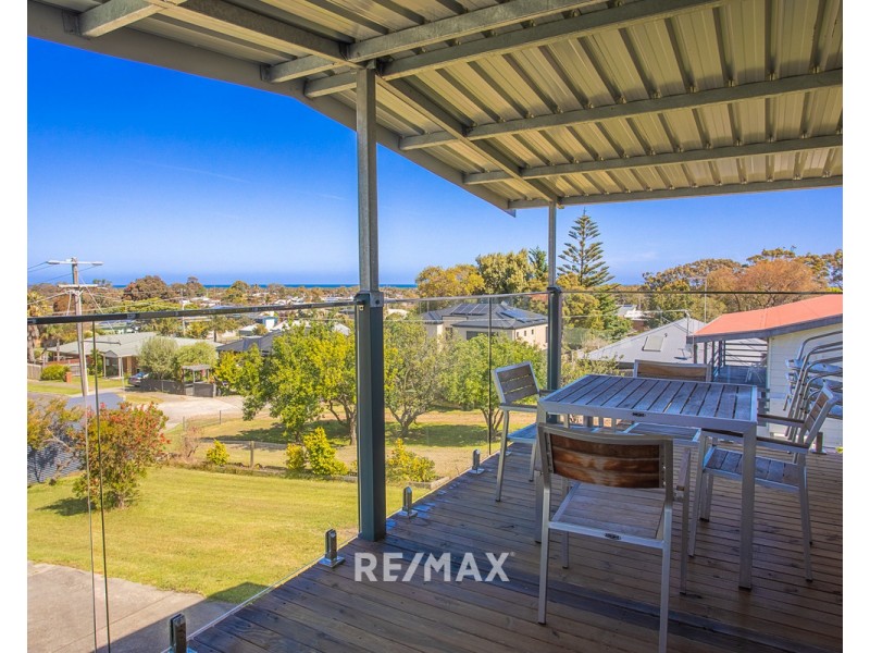 3 Outlook Avenue, Lakes Entrance VIC 3909
