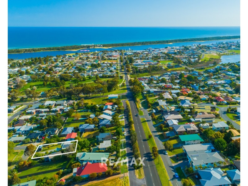 3 Outlook Avenue, Lakes Entrance VIC 3909