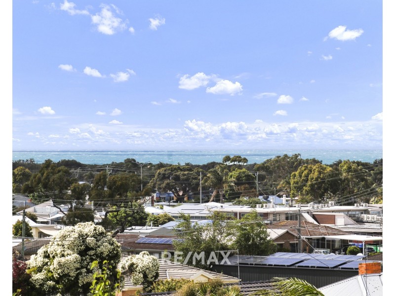 3 Outlook Avenue, Lakes Entrance VIC 3909