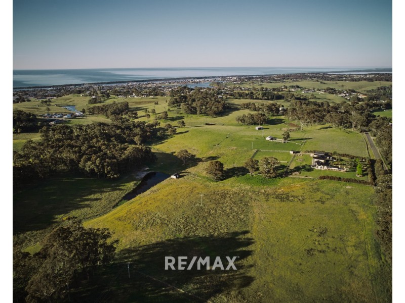 101 Hillside Avenue, Lakes Entrance VIC 3909