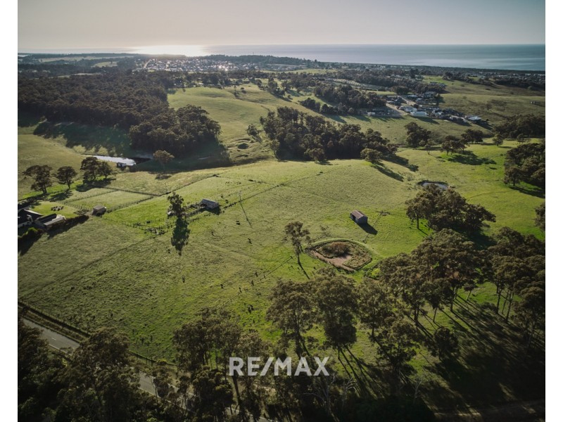 117 Hillside Avenue, Lakes Entrance VIC 3909