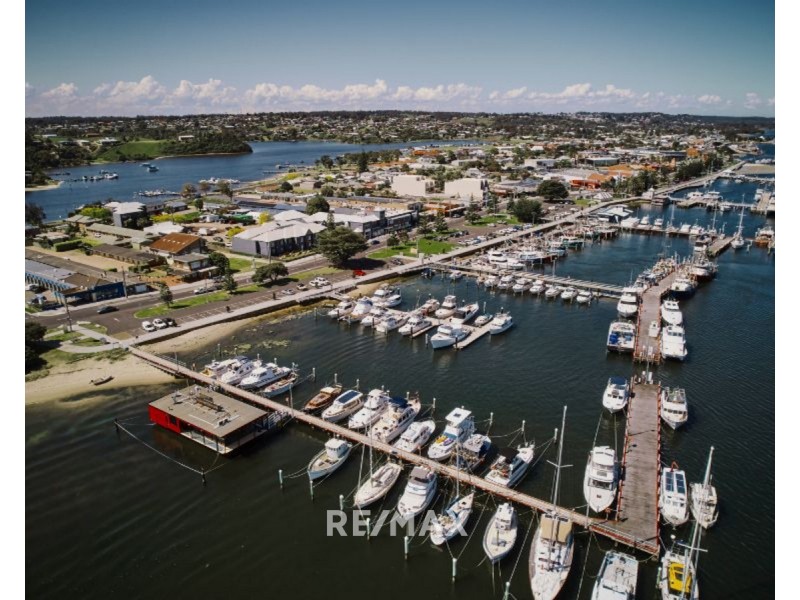 112 Hillside Avenue, Lakes Entrance VIC 3909