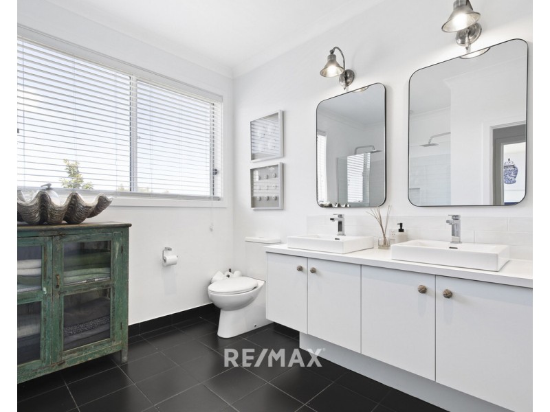 8 Lands End Grove, Metung VIC 3904