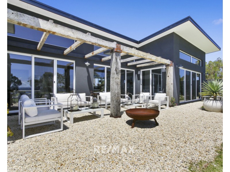 8 Lands End Grove, Metung VIC 3904