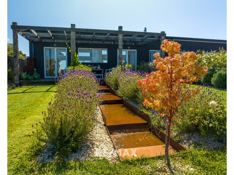 8 Lands End Grove, Metung VIC 3904