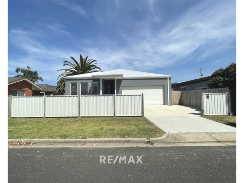 13 Clarkes Road, Lakes Entrance VIC 3909