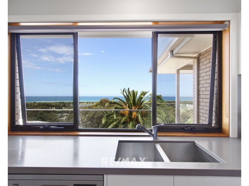 25 Lyrebird Court, Lakes Entrance VIC 3909