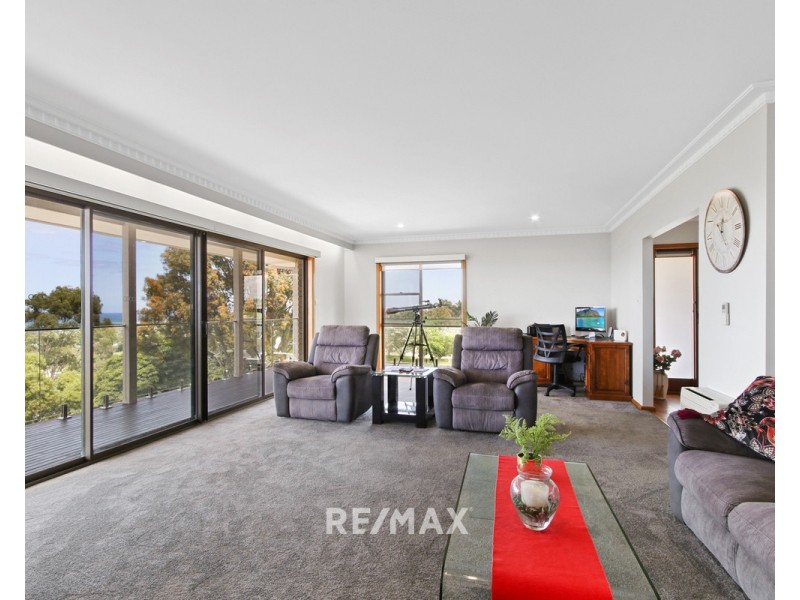 25 Lyrebird Court, Lakes Entrance VIC 3909