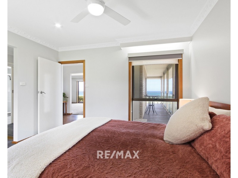 25 Lyrebird Court, Lakes Entrance VIC 3909