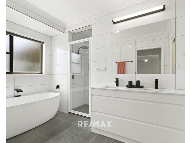 25 Lyrebird Court, Lakes Entrance VIC 3909