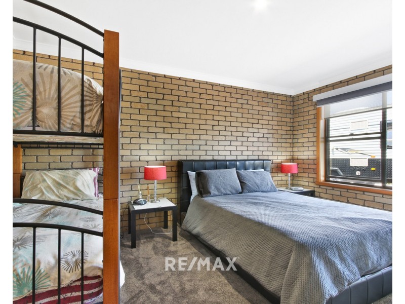 25 Lyrebird Court, Lakes Entrance VIC 3909