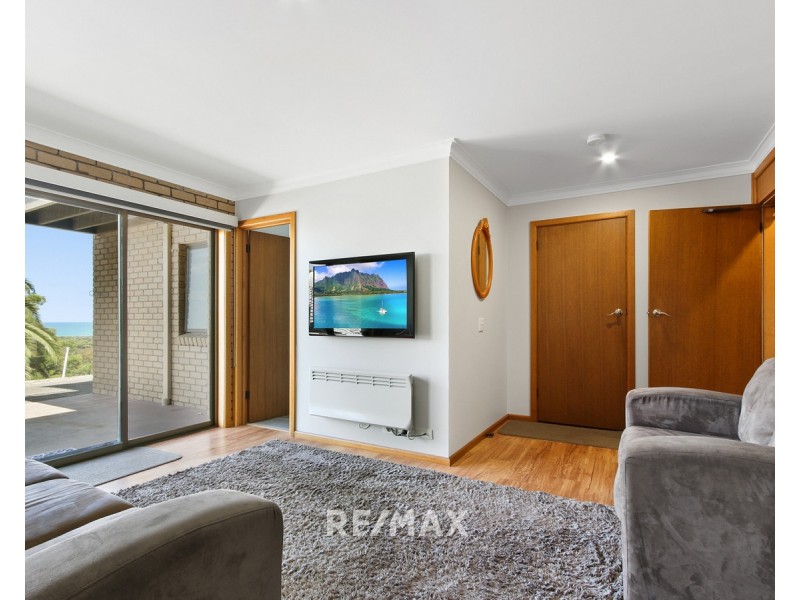 25 Lyrebird Court, Lakes Entrance VIC 3909