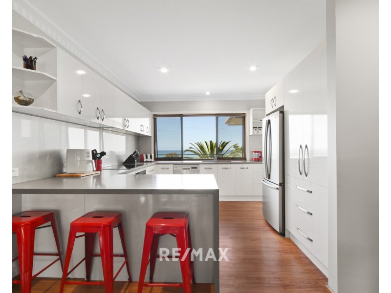 25 Lyrebird Court, Lakes Entrance VIC 3909