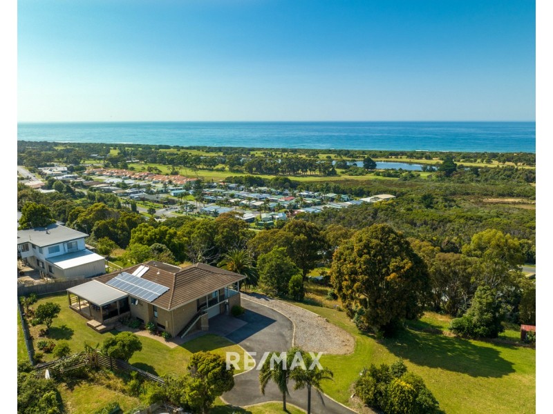 25 Lyrebird Court, Lakes Entrance VIC 3909