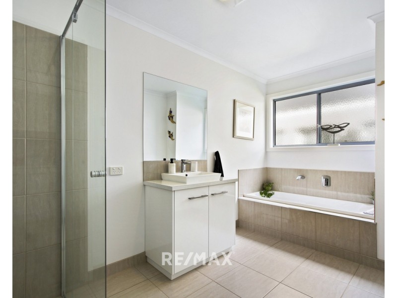 28 Plateau Avenue, Metung VIC 3904