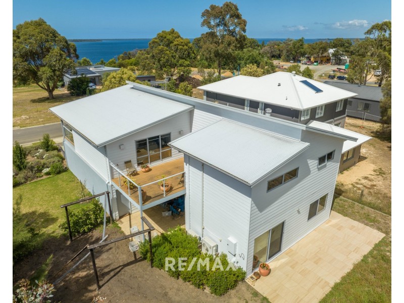 28 Plateau Avenue, Metung VIC 3904