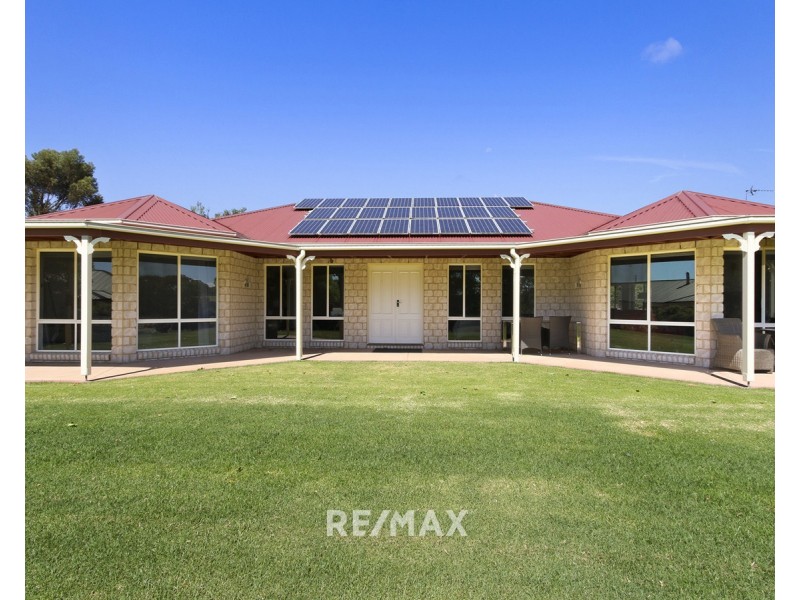 17 Tamhaven Drive, Swan Reach VIC 3903