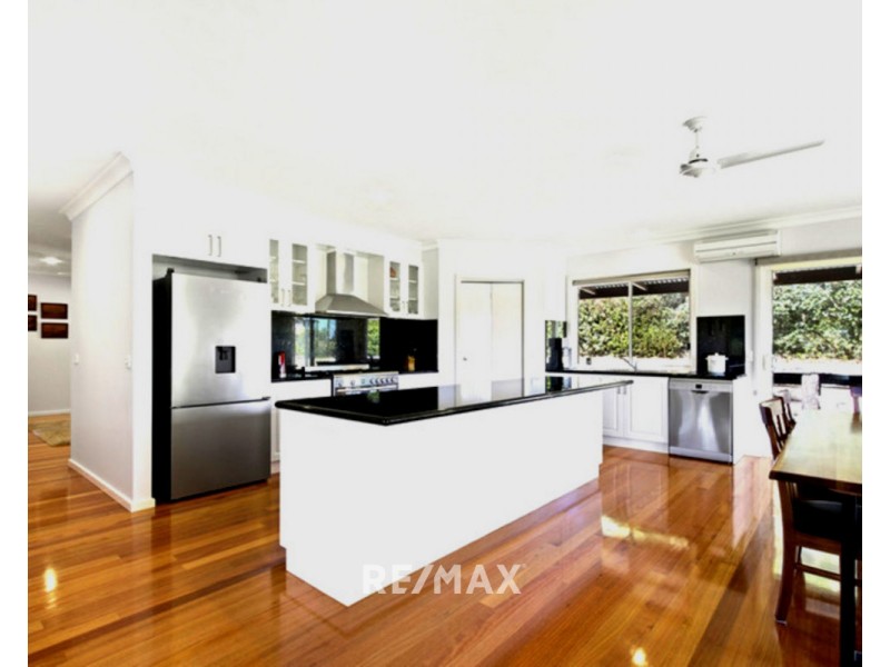 17 Tamhaven Drive, Swan Reach VIC 3903