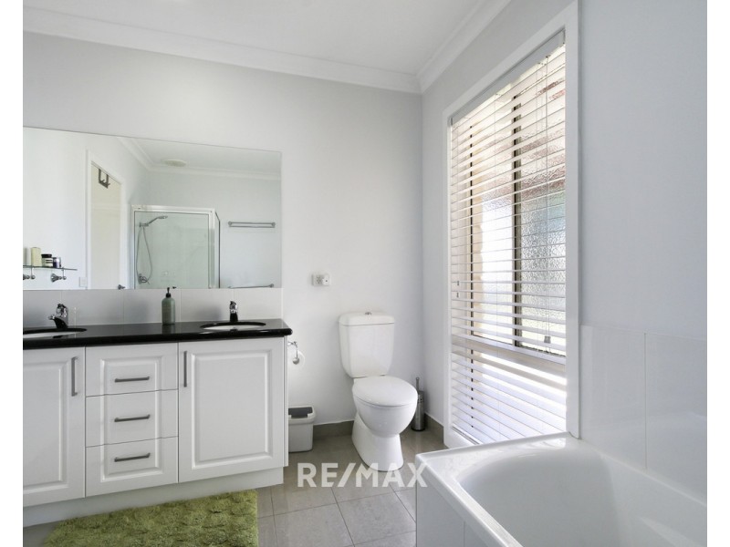 17 Tamhaven Drive, Swan Reach VIC 3903