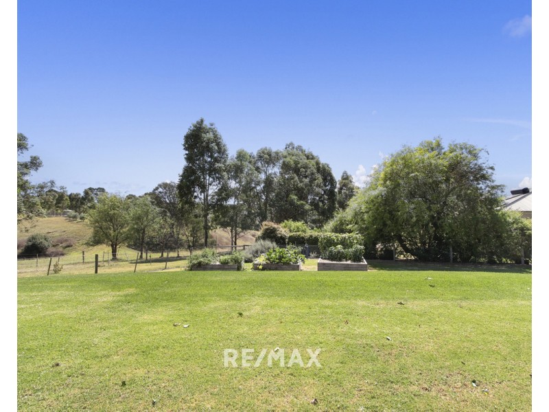 17 Tamhaven Drive, Swan Reach VIC 3903