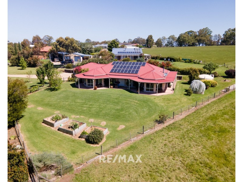 17 Tamhaven Drive, Swan Reach VIC 3903