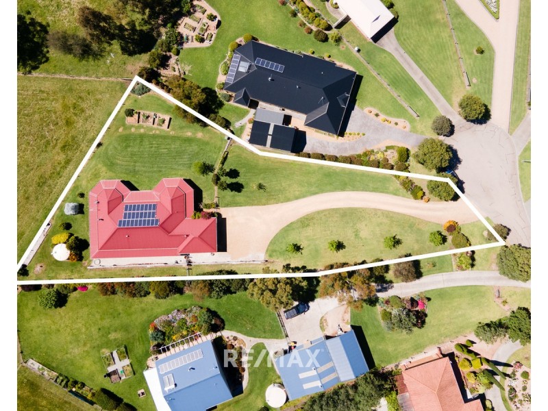 17 Tamhaven Drive, Swan Reach VIC 3903