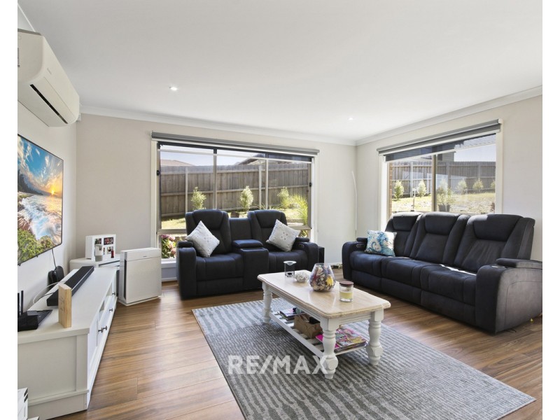 48 Capes Road, Lakes Entrance VIC 3909